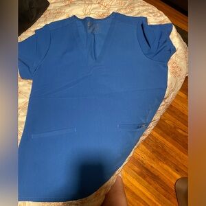 Figs Scrub Top-2 pockets Royal Blue size L